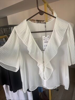 Zara White Pleated Ruffle V-Neck Blouse
